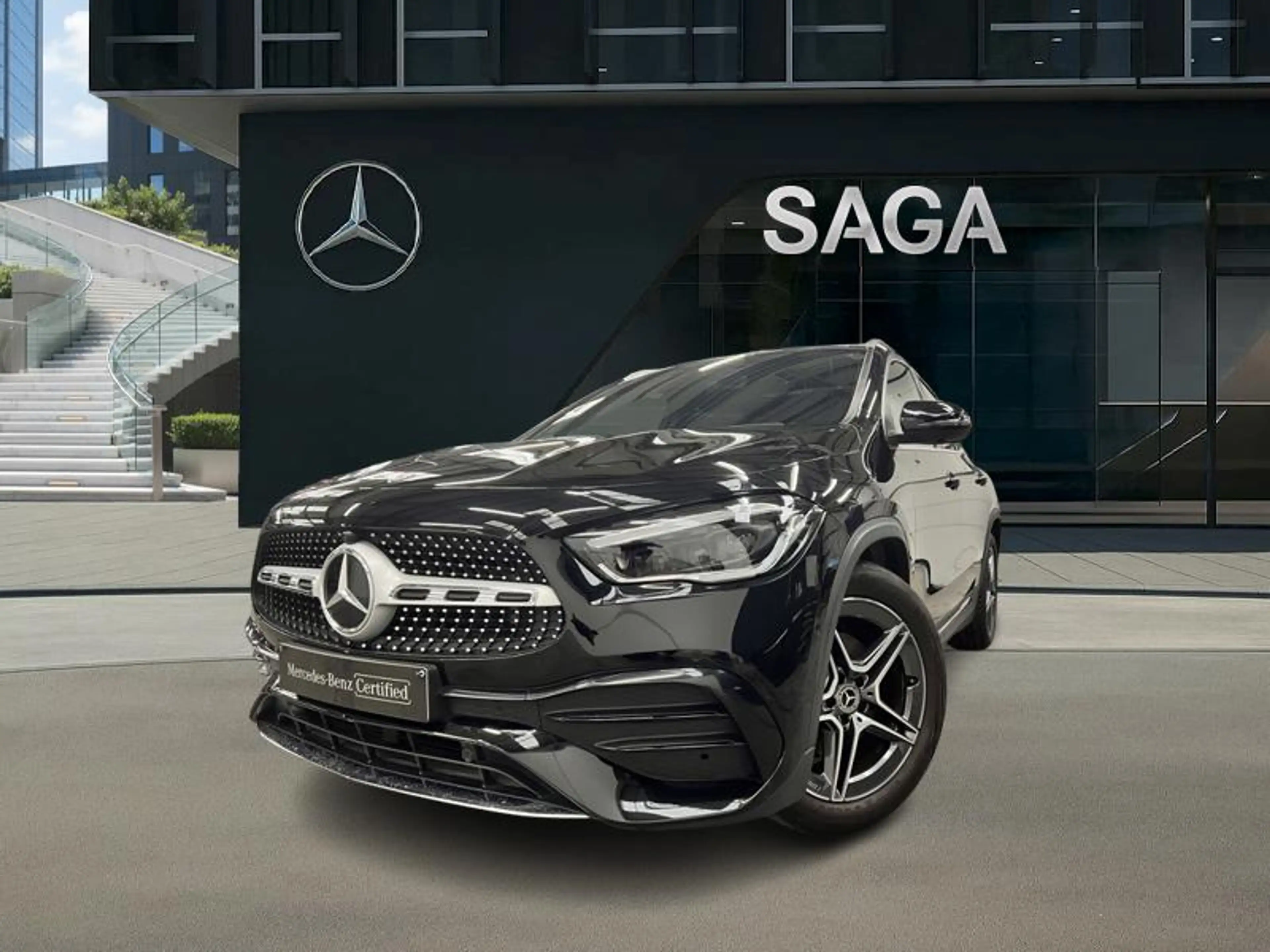 Mercedes-Benz GLA 180 AMG Line Toit Pano