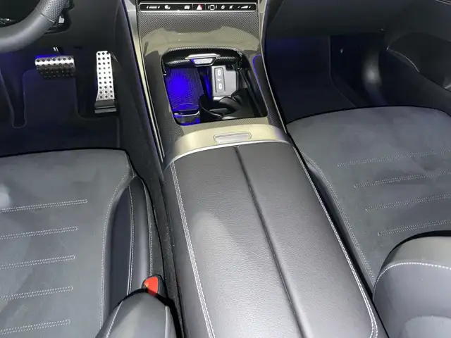 Mercedes-Benz 300 view 10