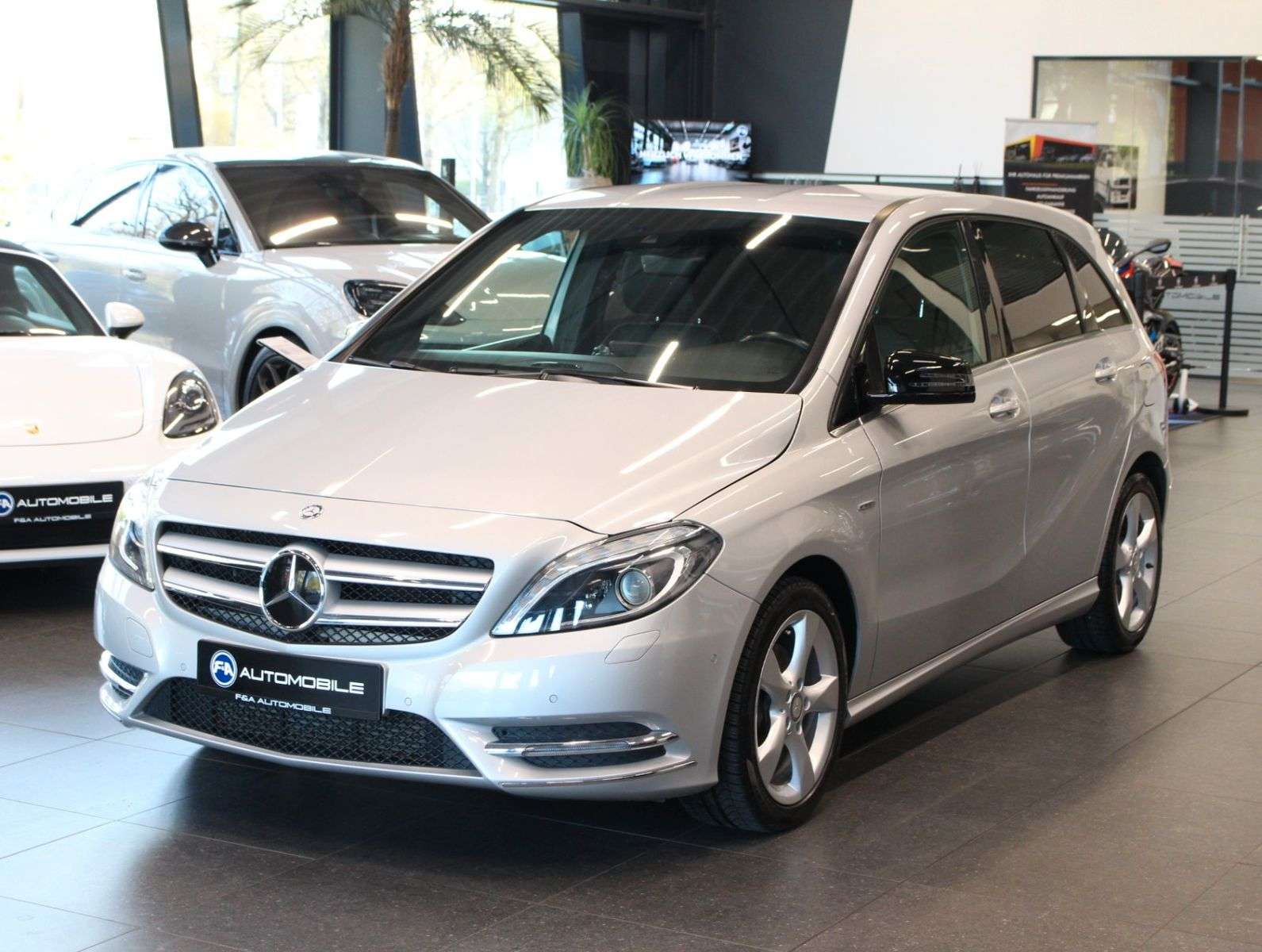 Second hand Mercedes Benz B-Class 180