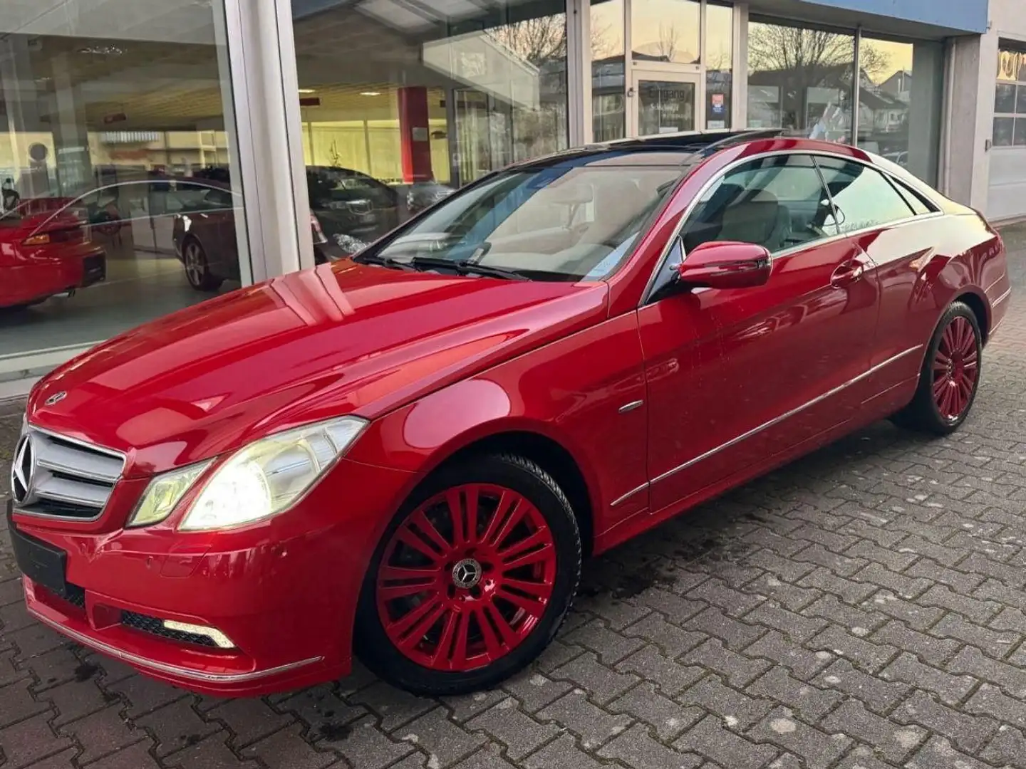 Mercedes-Benz E 350 E -Klasse Coupe 2Hand Pano Scheckheftgepfl Rot - 1