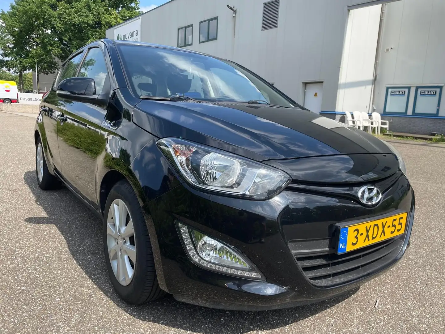 Hyundai i20 i20 1.2i i-Deal Zwart - 2