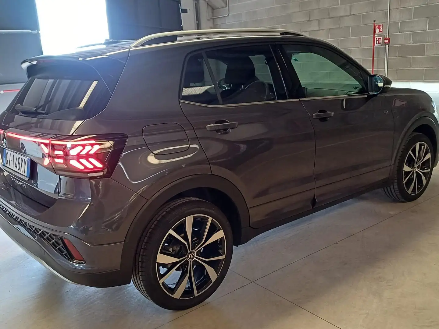 Volkswagen T-Cross T-Cross 2024 1.0 tsi R-Line Plus 115cv dsg Gris - 2