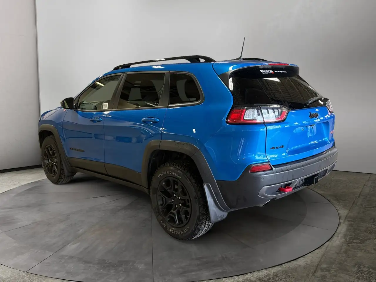 Jeep Cherokee снимка Jeep Cherokee