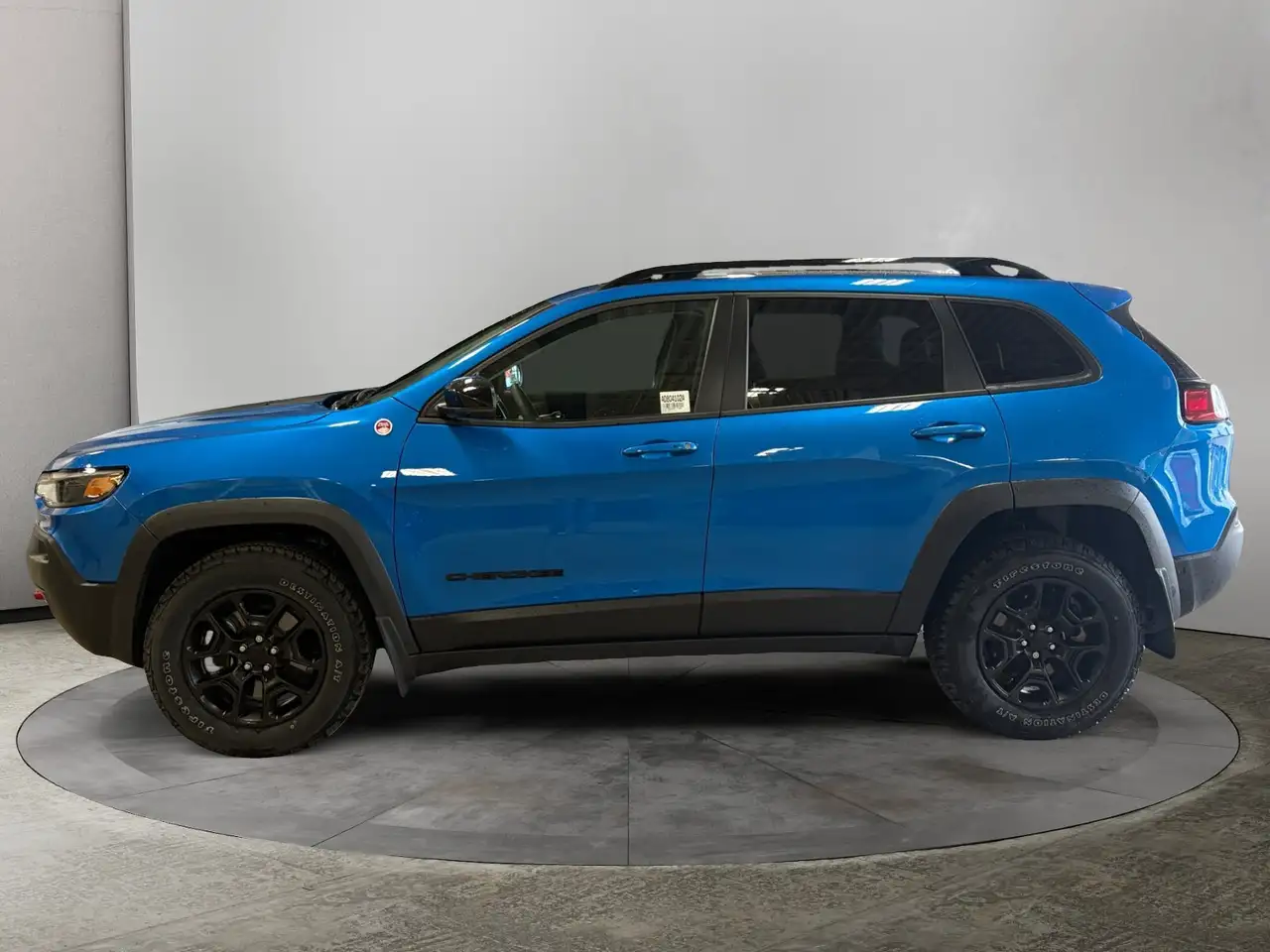 Jeep Cherokee снимка Jeep Cherokee