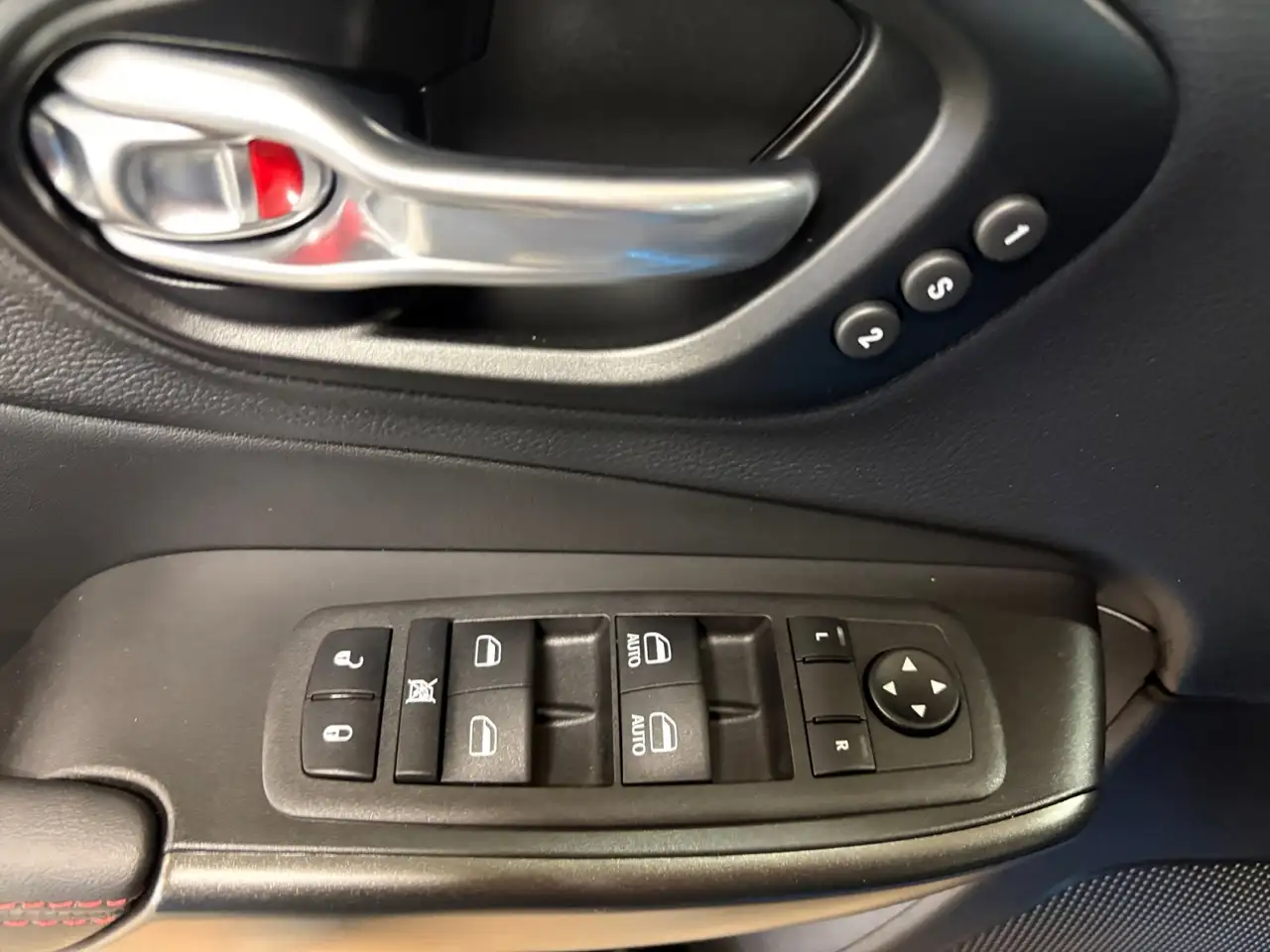 Jeep Cherokee снимка Jeep Cherokee