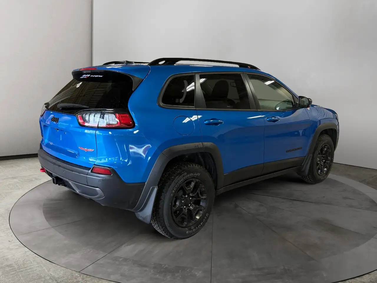 Jeep Cherokee снимка Jeep Cherokee