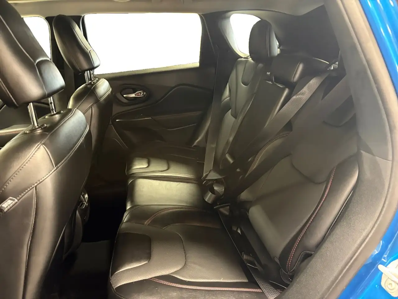 Jeep Cherokee снимка Jeep Cherokee