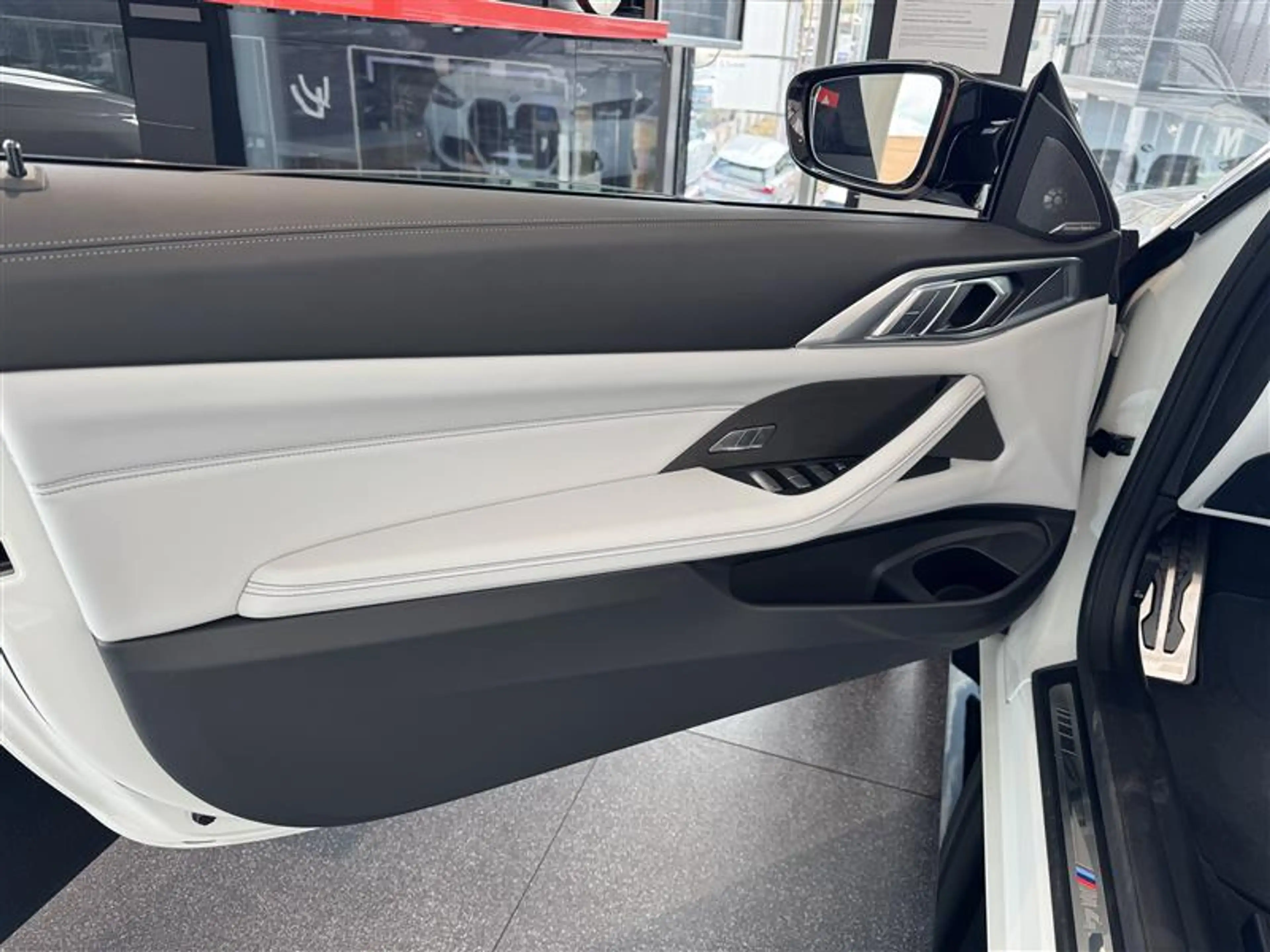 BMW M4 M4 Cabrio 3.0 XAS Competition M Competition M — photo 5