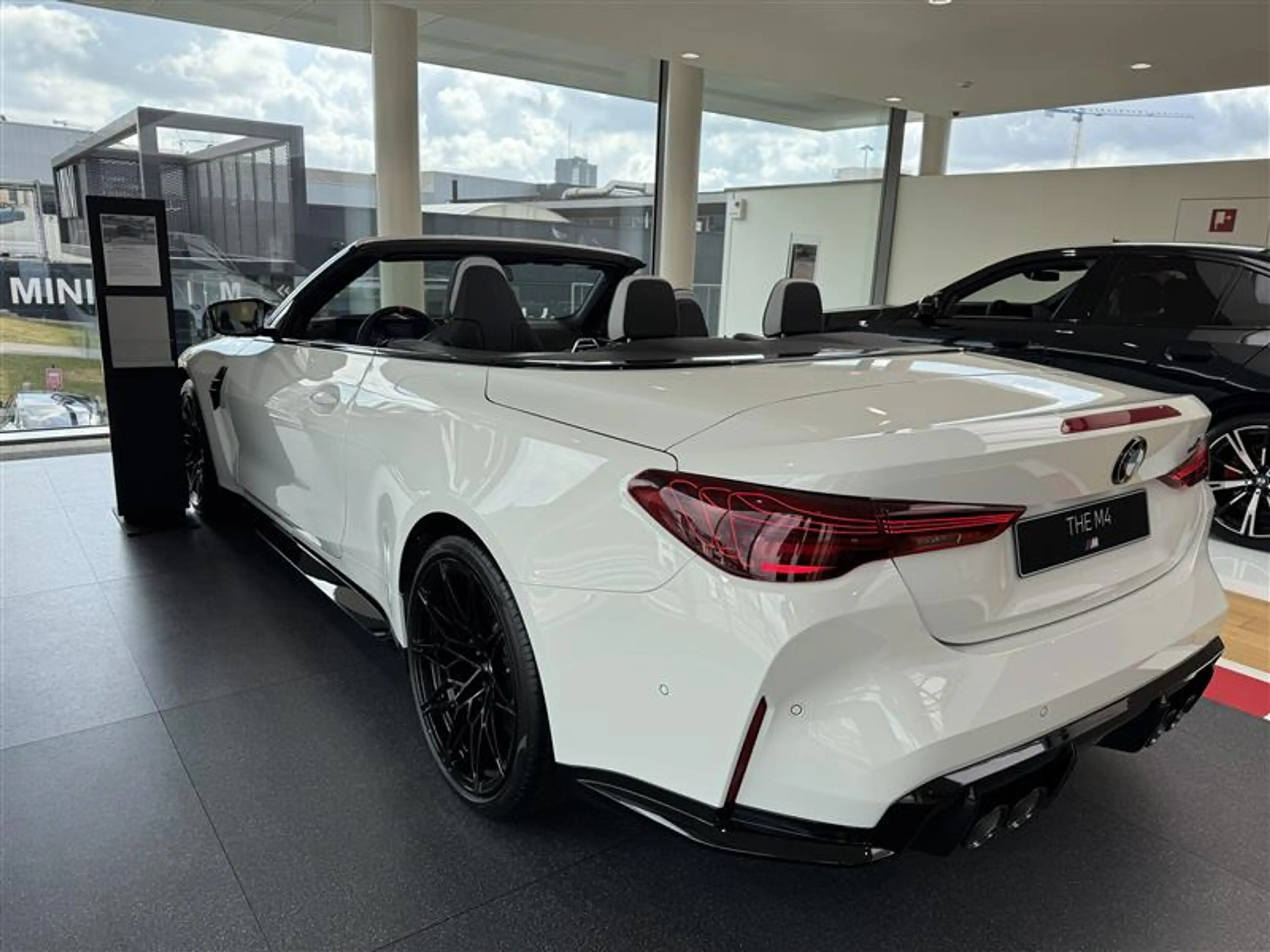 BMW M4 M4 Cabrio 3.0 XAS Competition M Competition M — photo 7