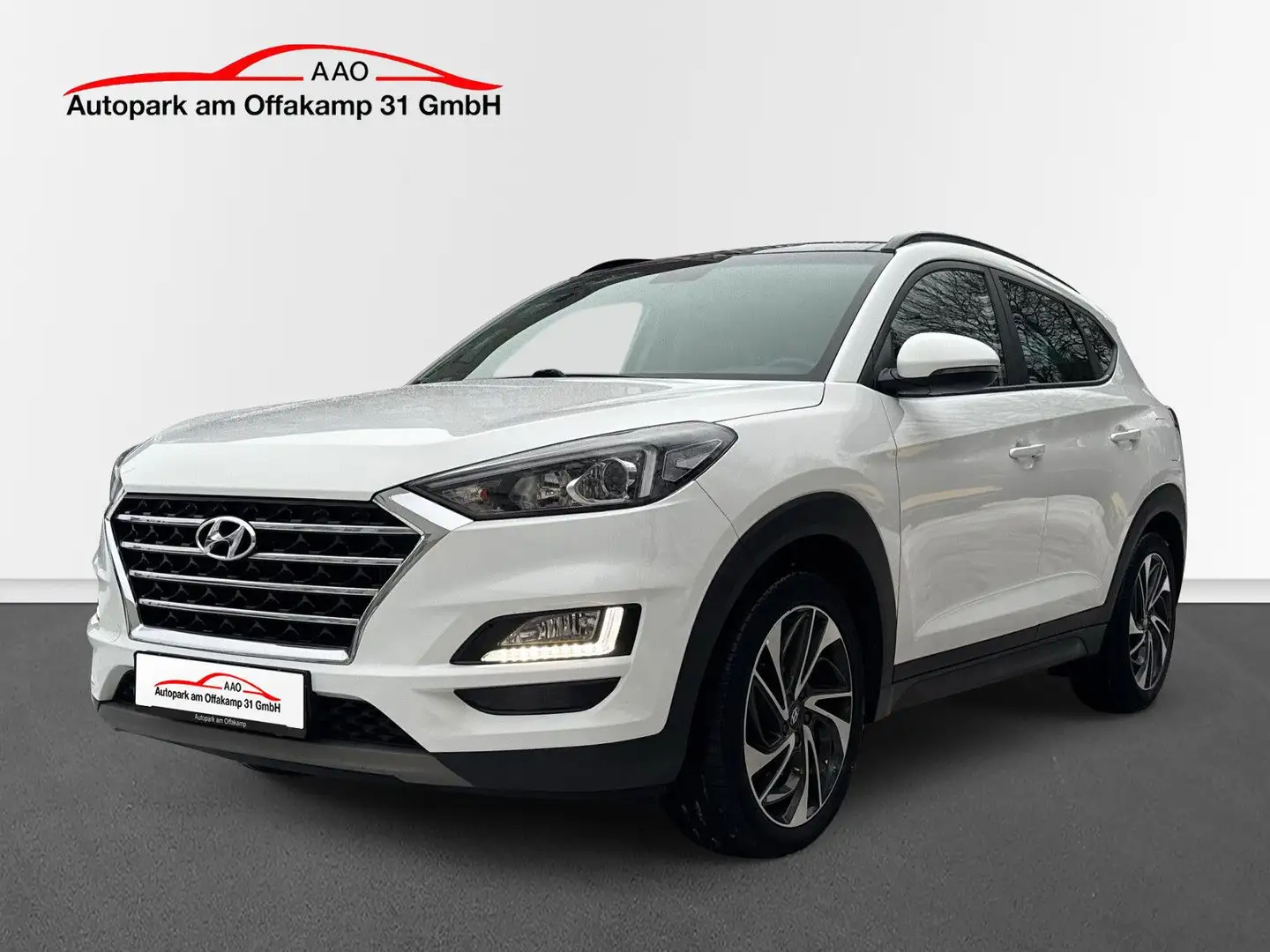 Hyundai TUCSON Trend Automatik *Pano *Lenkrhzg *CAM Weiß - 2