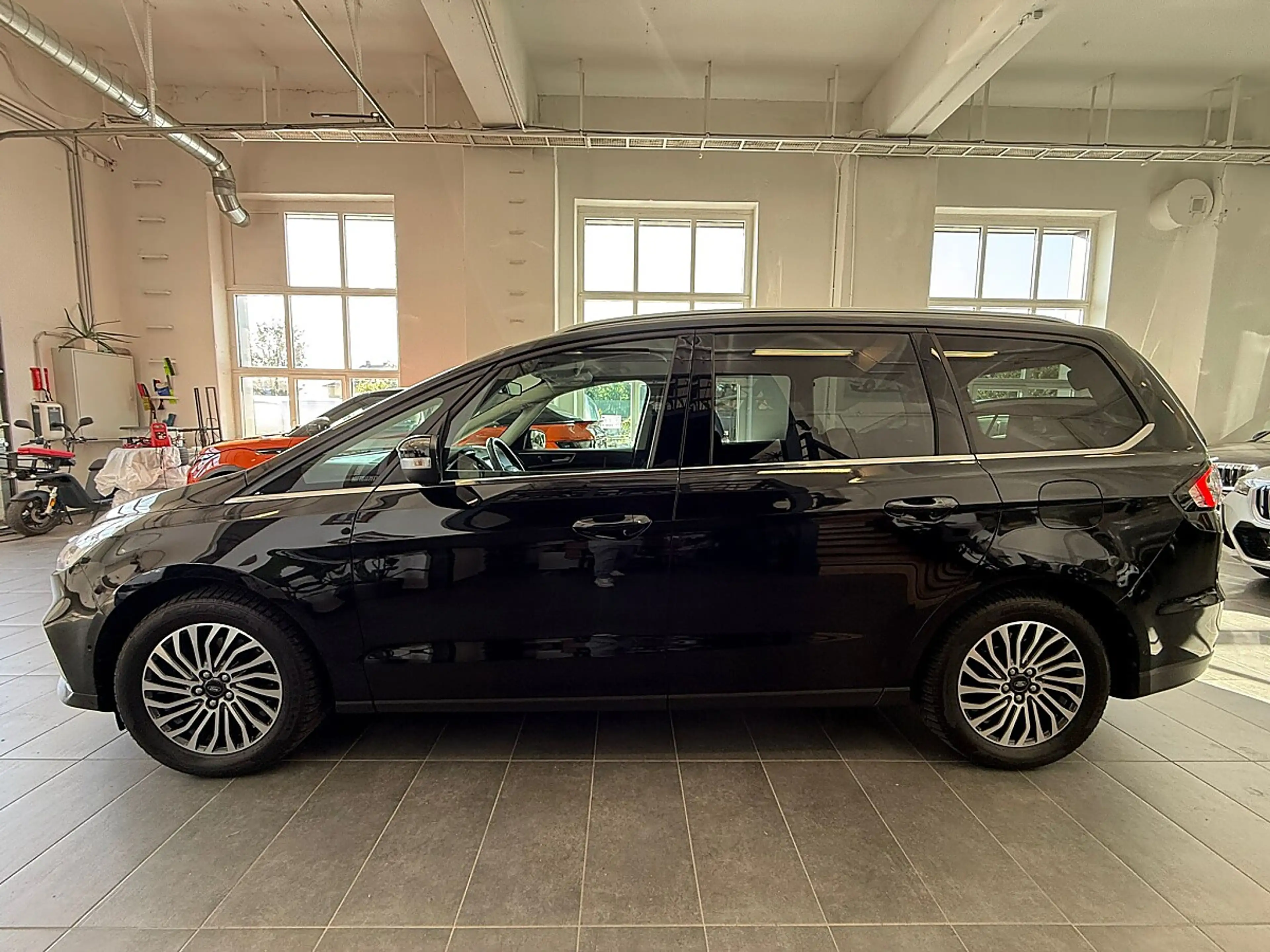 Ford Galaxy 2,0 EcoBlue SCR Titanium Aut./7.Sitzer/AHK — photo 12