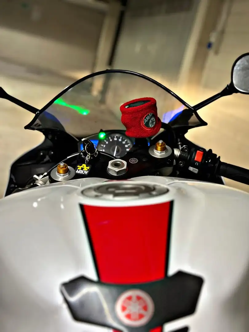 Yamaha YZF-R1 Alb - 1