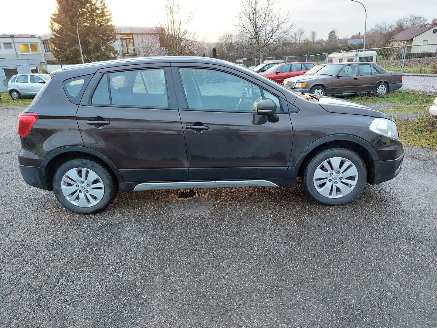 Suzuki SX4 S-Cross 1.6 DDiS 4x4 Comfort Brun - 1