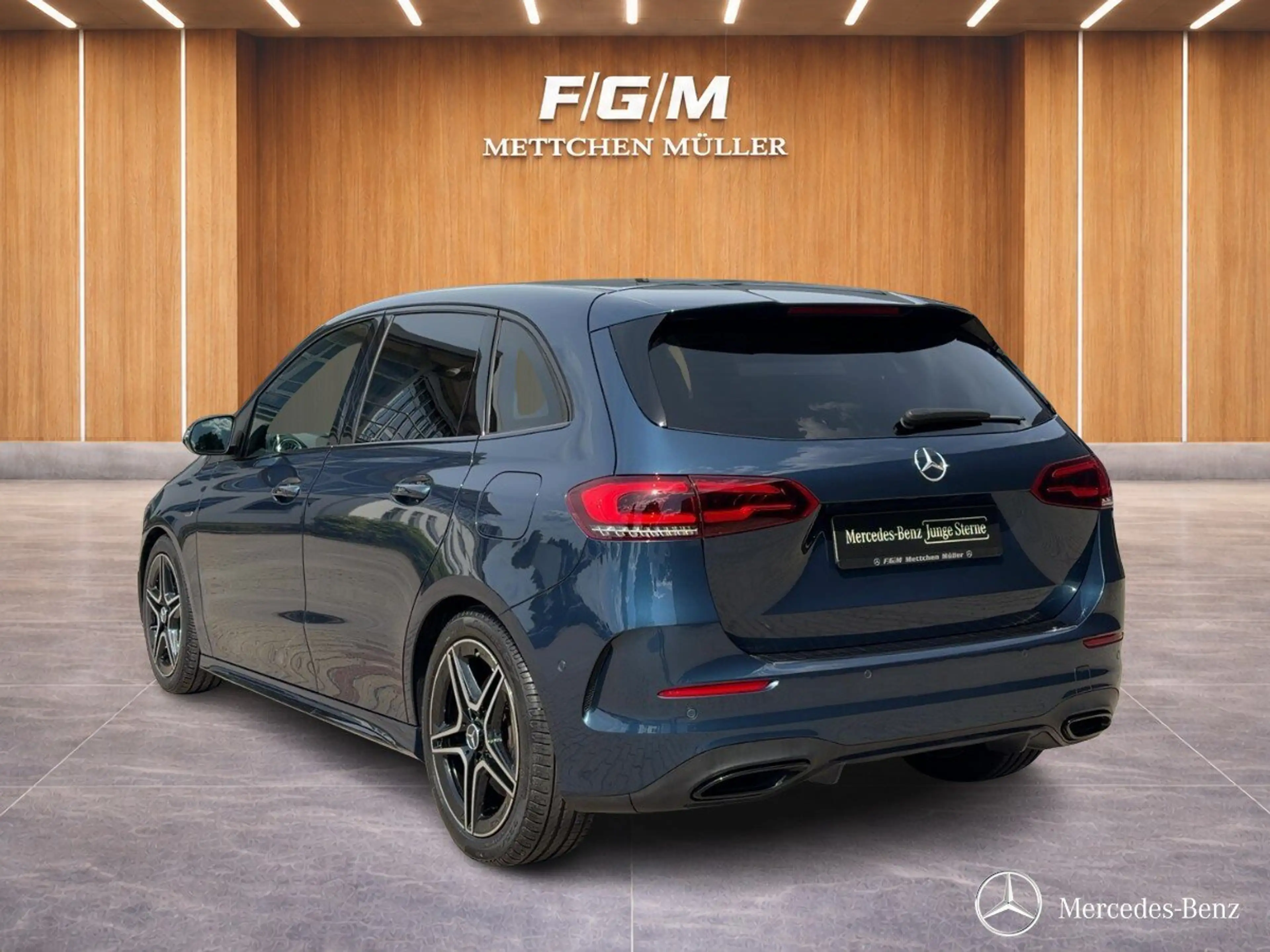 Mercedes-Benz B 250 B 250 4M AMG+DIST+R-KAM+AHK+MULTIBEAM+NIGHT+SOUN — photo 2