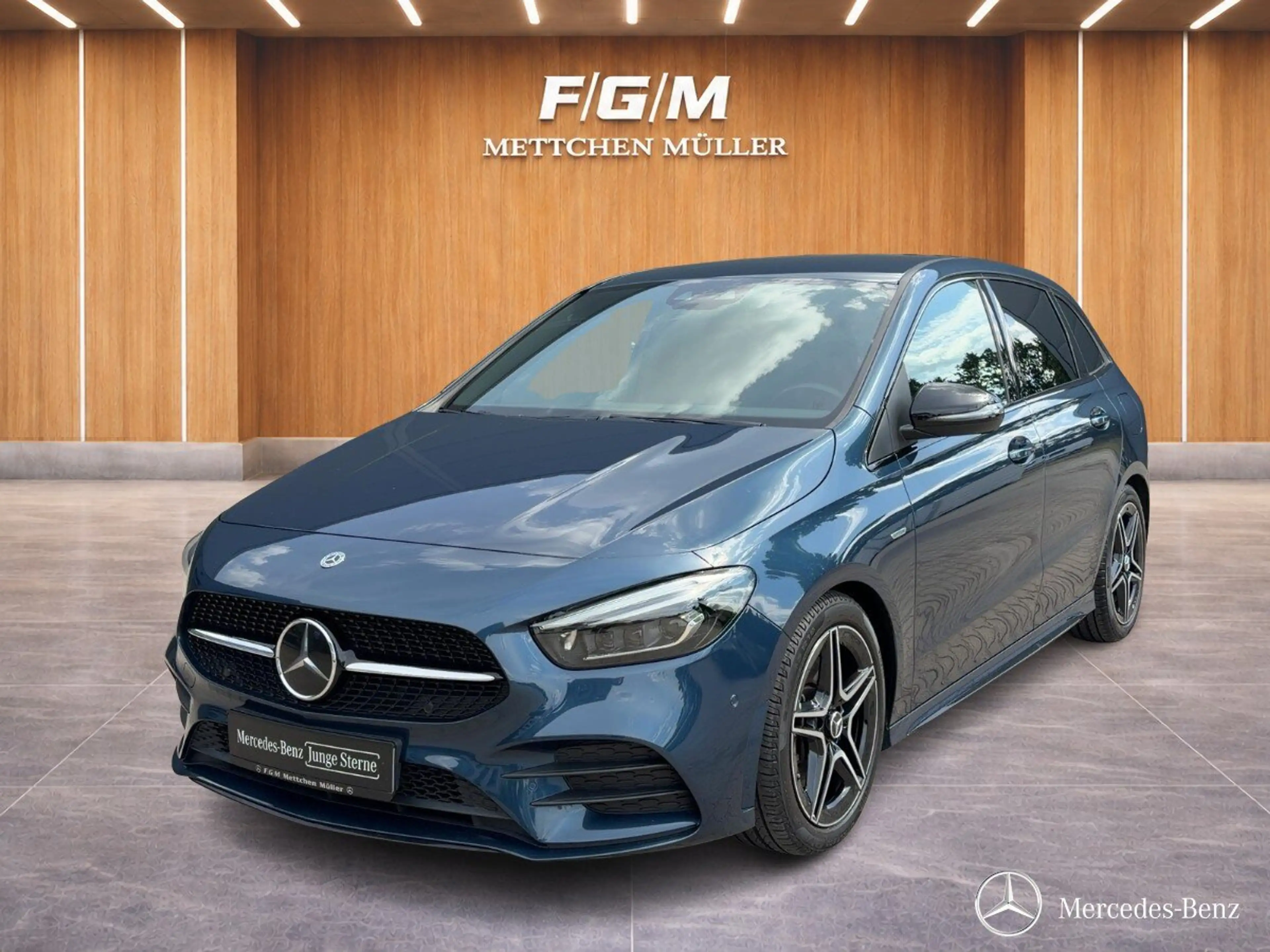 Mercedes-Benz B 250 B 250 4M AMG+DIST+R-KAM+AHK+MULTIBEAM+NIGHT+SOUN