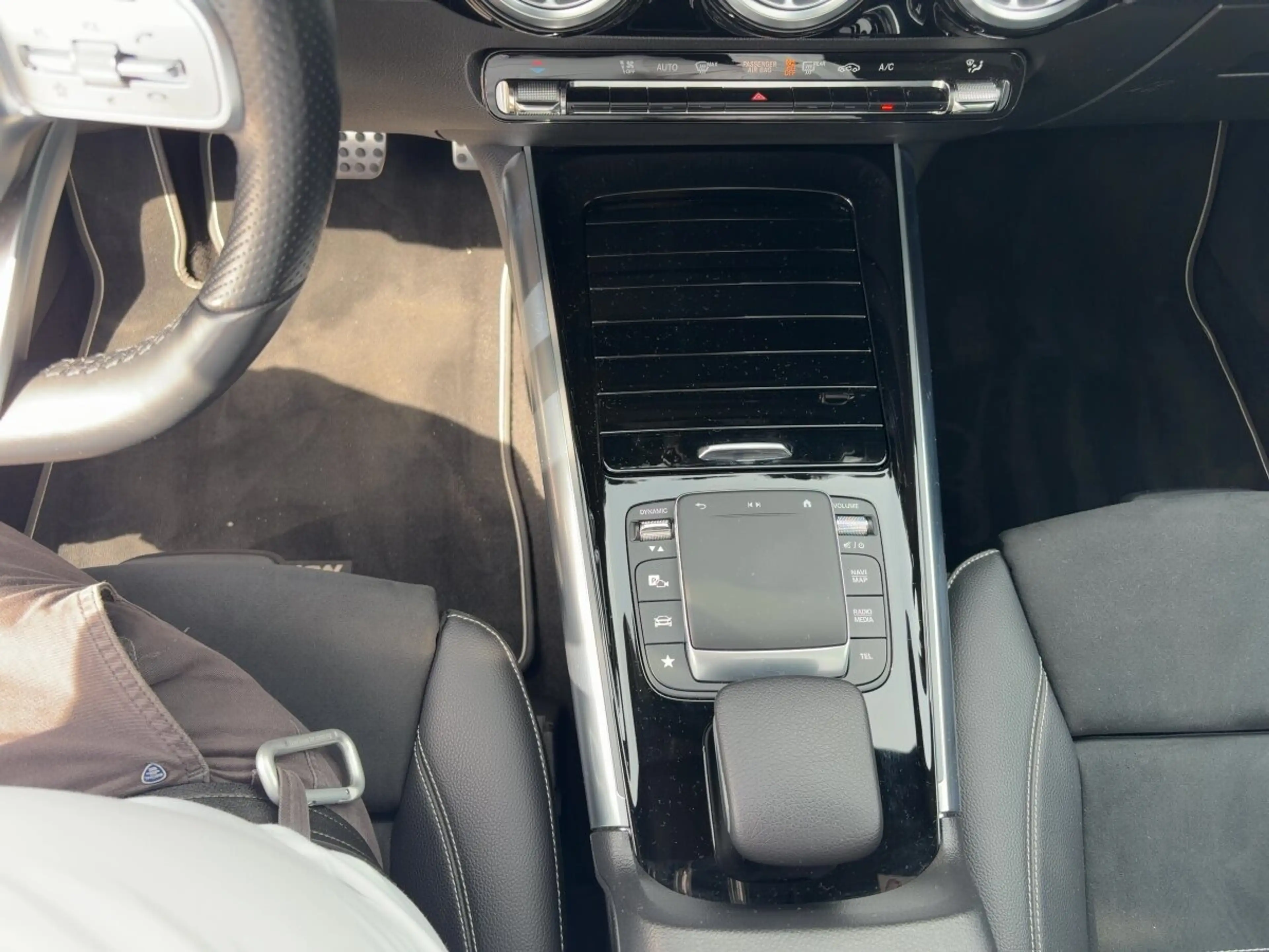 Mercedes-Benz B 250 B 250 4M AMG+DIST+R-KAM+AHK+MULTIBEAM+NIGHT+SOUN — photo 11