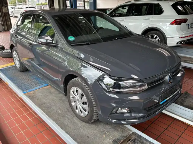 Volkswagen Polo view 2