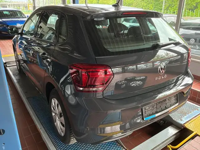 Volkswagen Polo view 3