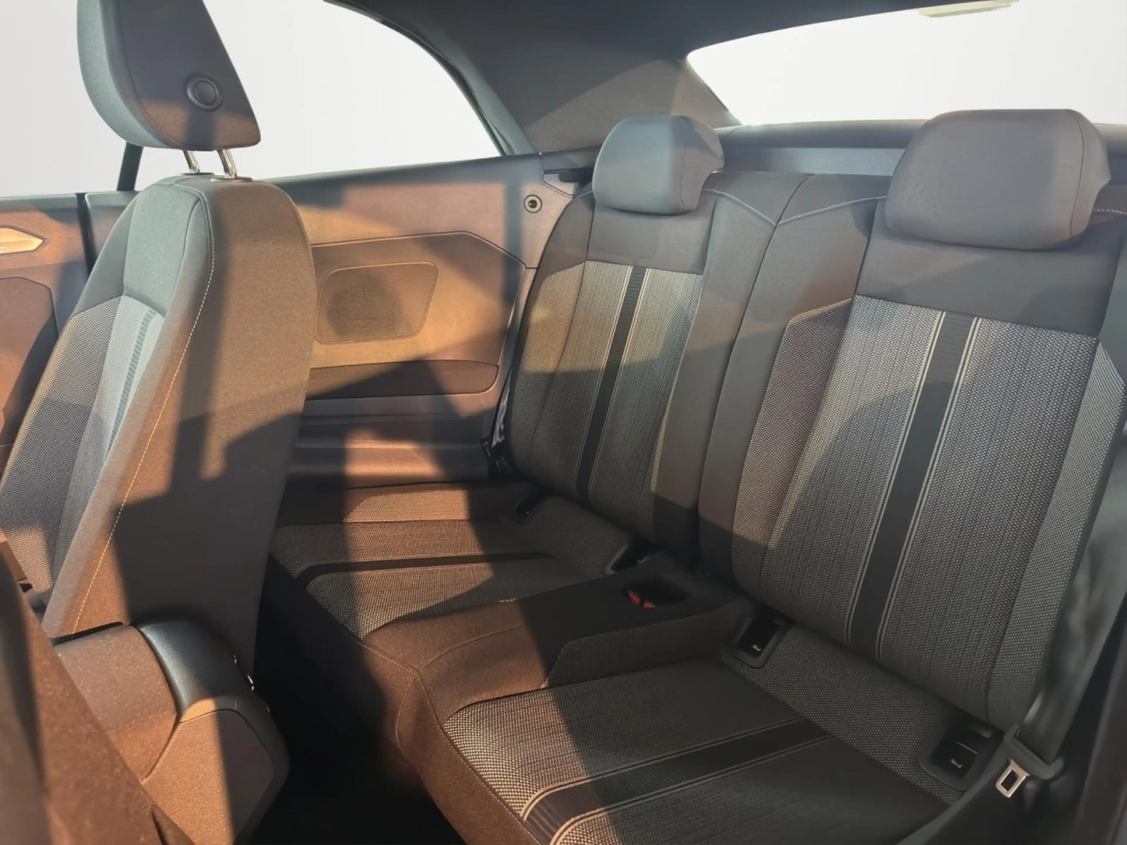 Volkswagen T-Roc Cabriolet 1.0 TSI Style Klima Rückfahrkamera — photo 10