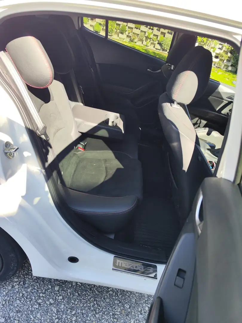 Mazda 3 SKYACTIV-D 105 Sports-Line Takumi - 2