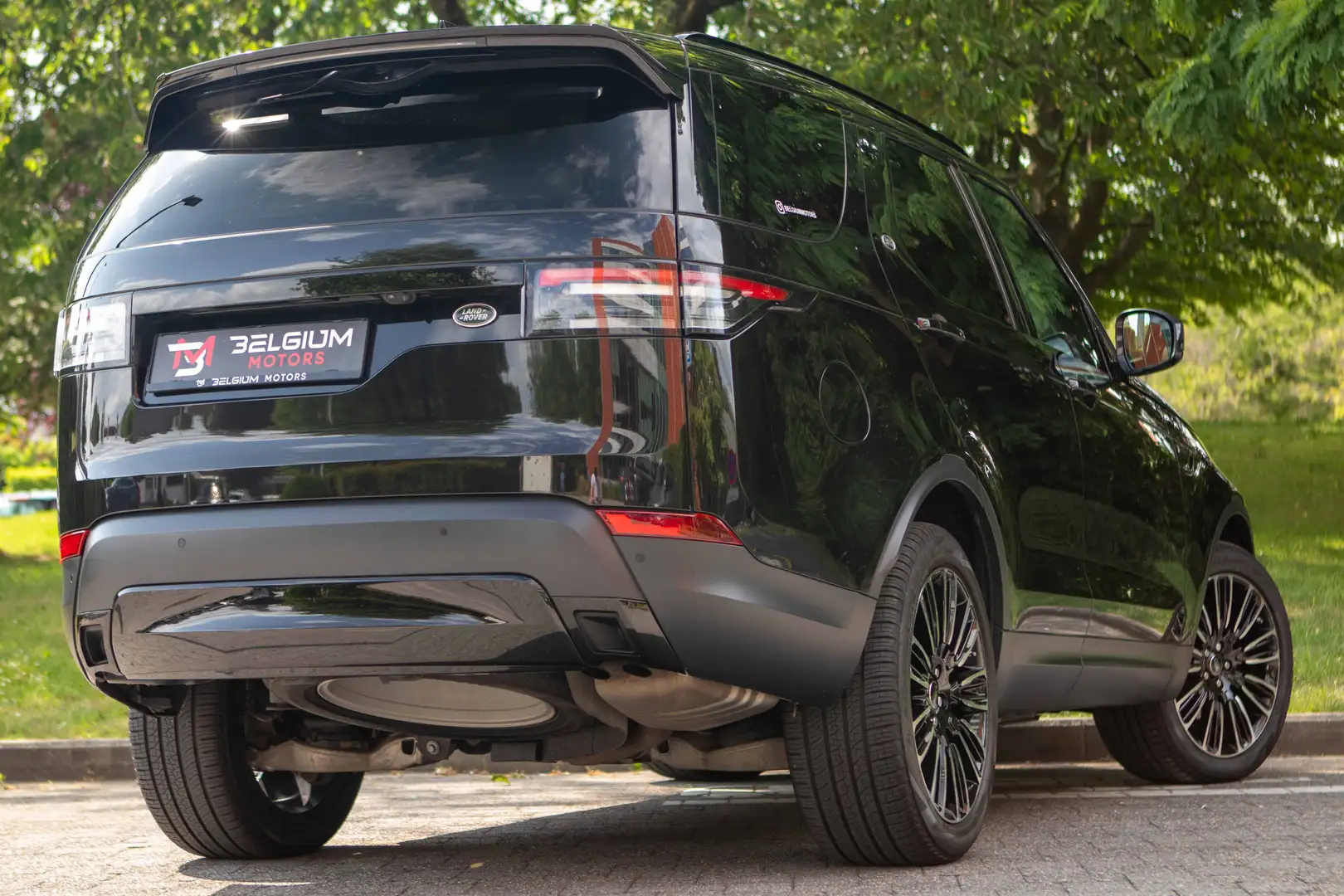 Land Rover Discovery SE - R-dynamic - Leather - Carplay - VAT Noir - 2