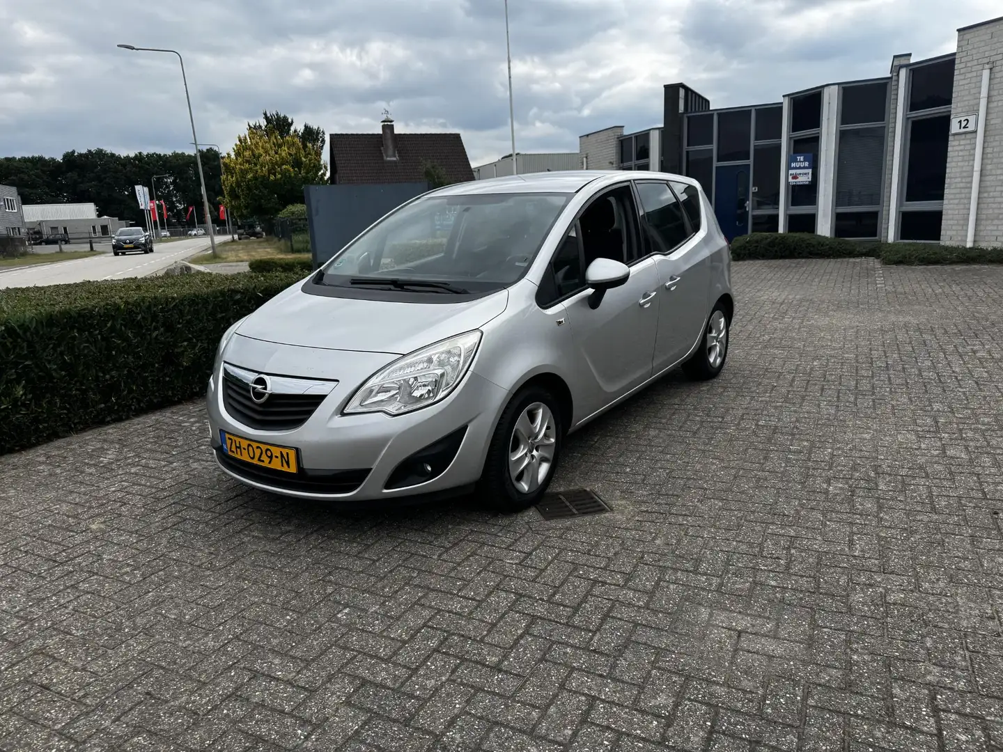 Opel Meriva 1.4 Cosmo Grijs - 1
