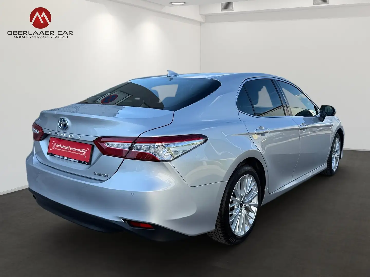 Toyota Camry 2.5 Hybrid Lounge Aut. Grau - 2