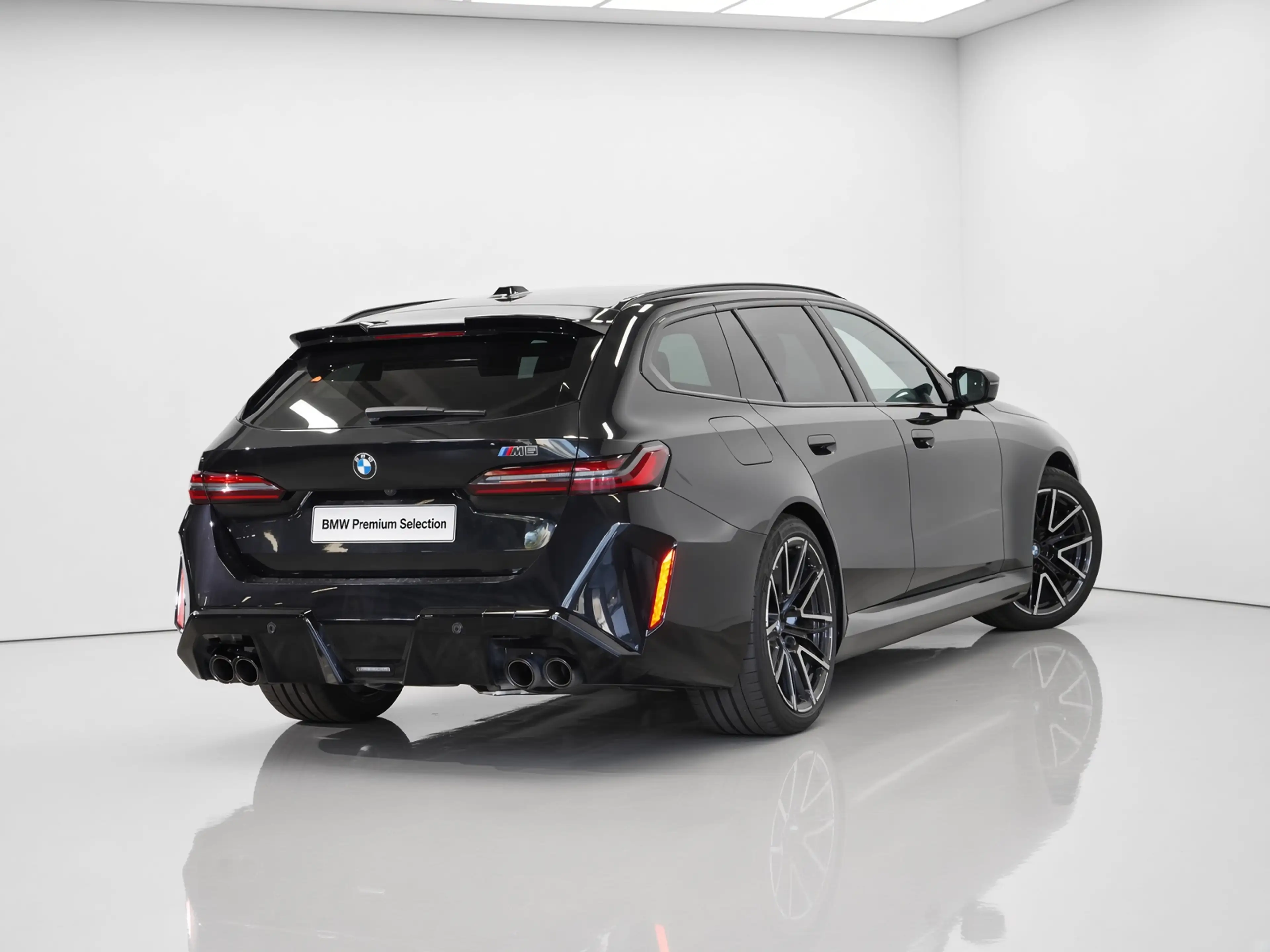 BMW M5 M5 Touring | 2026 | CoPilot | Bowers & Wilkins Sur — photo 2
