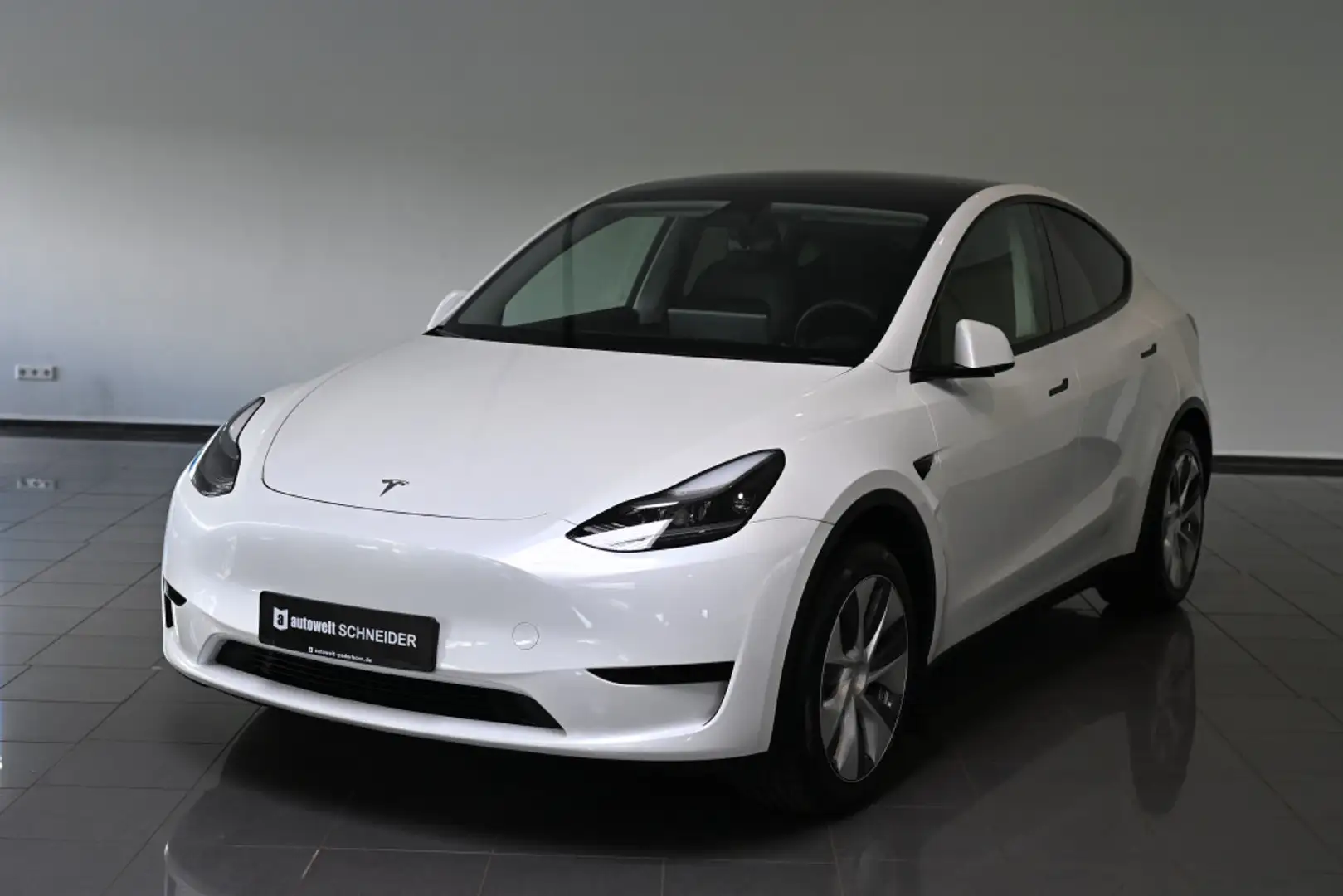 Tesla Model Y Standard Range RWD Panorama ACC LED Weiß - 1