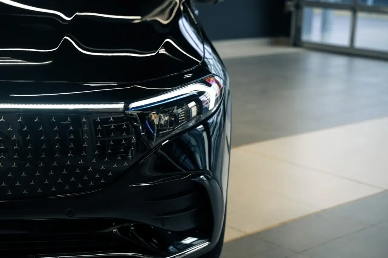 Mercedes-Benz EQB снимка Mercedes-Benz EQB