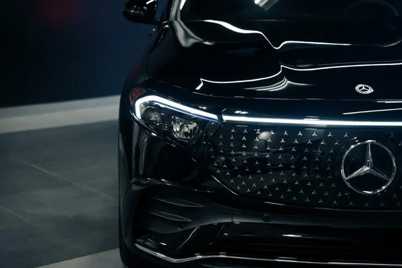 Mercedes-Benz EQB снимка Mercedes-Benz EQB