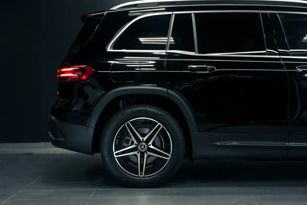 Mercedes-Benz EQB снимка Mercedes-Benz EQB