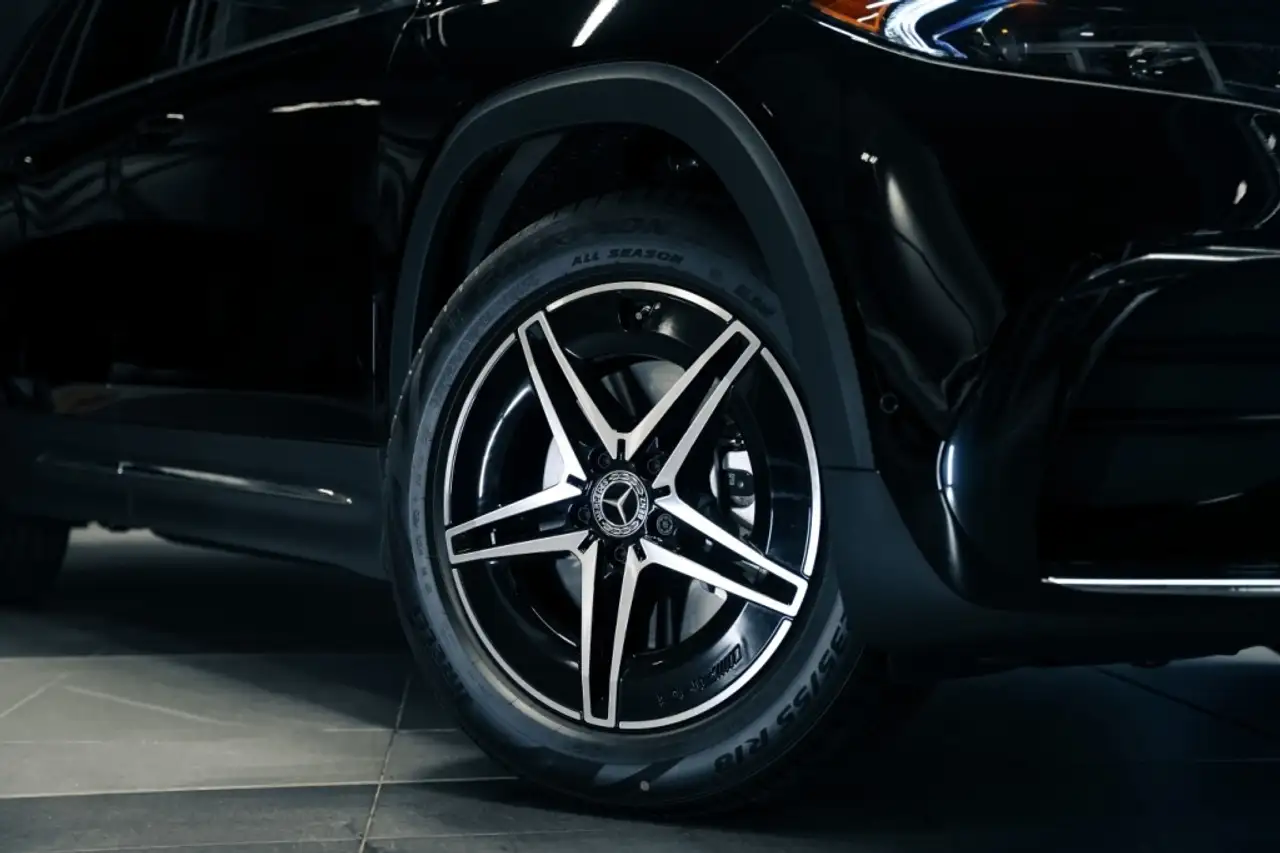 Mercedes-Benz EQB снимка Mercedes-Benz EQB
