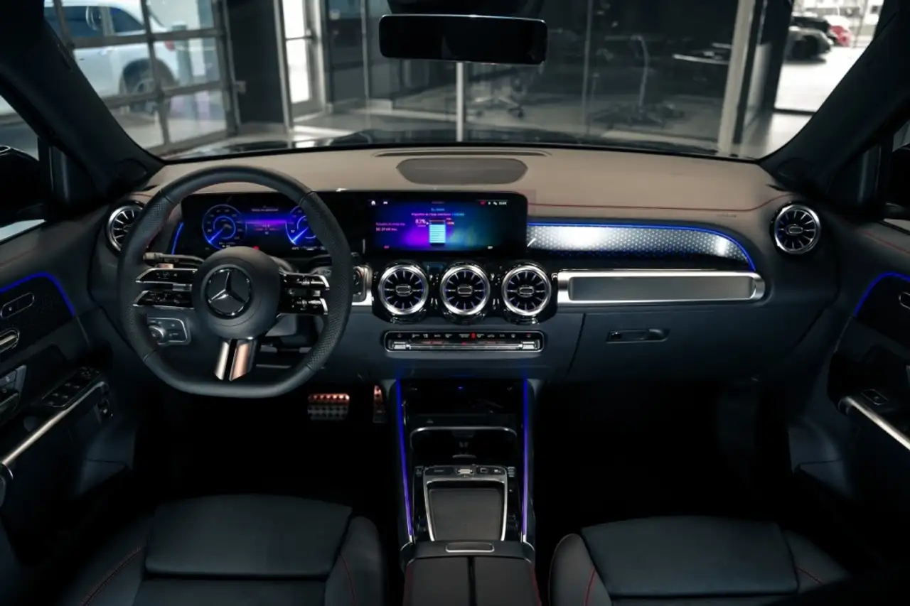Mercedes-Benz EQB снимка Mercedes-Benz EQB