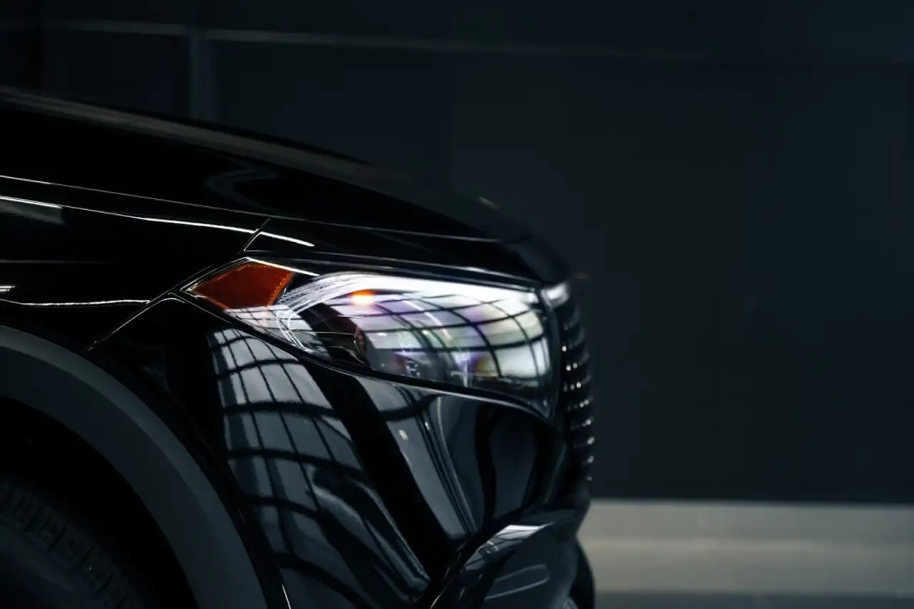 Mercedes-Benz EQB снимка Mercedes-Benz EQB