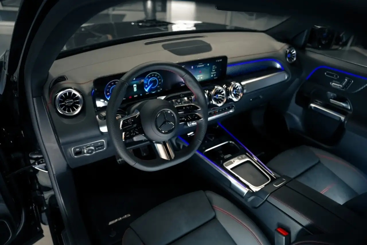 Mercedes-Benz EQB снимка Mercedes-Benz EQB