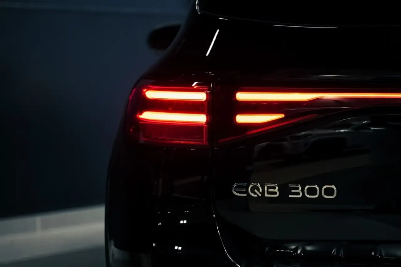 Mercedes-Benz EQB снимка Mercedes-Benz EQB