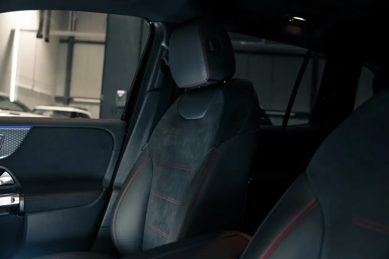 Mercedes-Benz EQB снимка Mercedes-Benz EQB