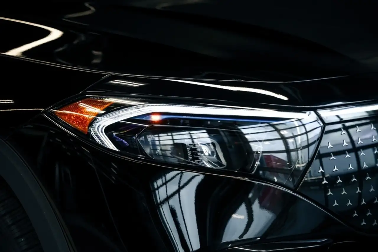 Mercedes-Benz EQB снимка Mercedes-Benz EQB