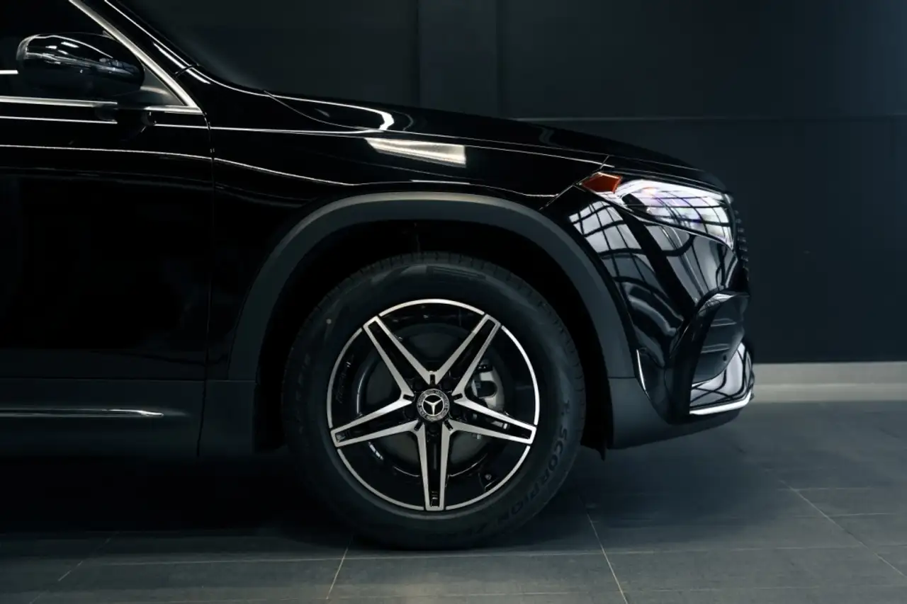 Mercedes-Benz EQB снимка Mercedes-Benz EQB