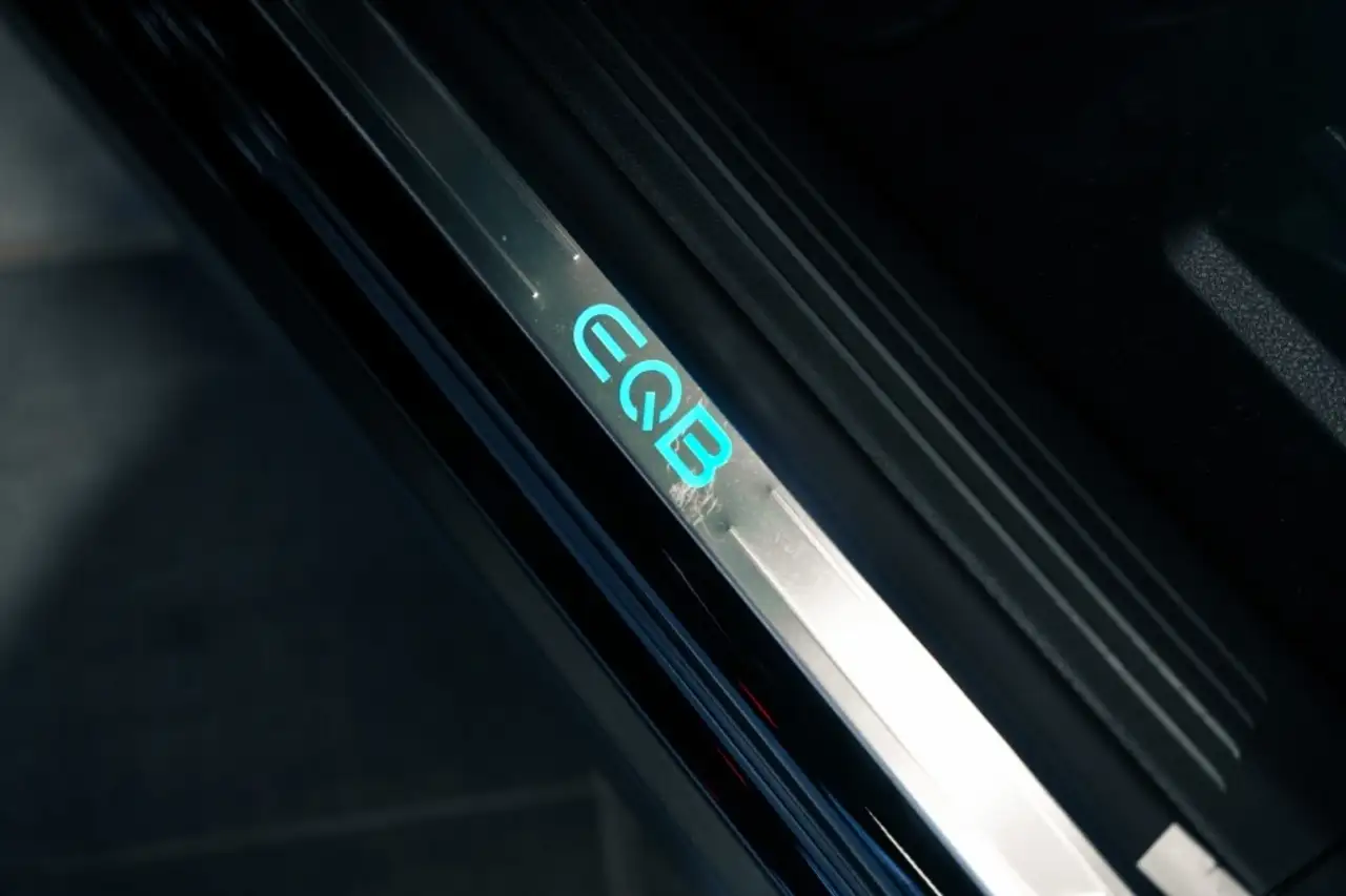 Mercedes-Benz EQB снимка Mercedes-Benz EQB