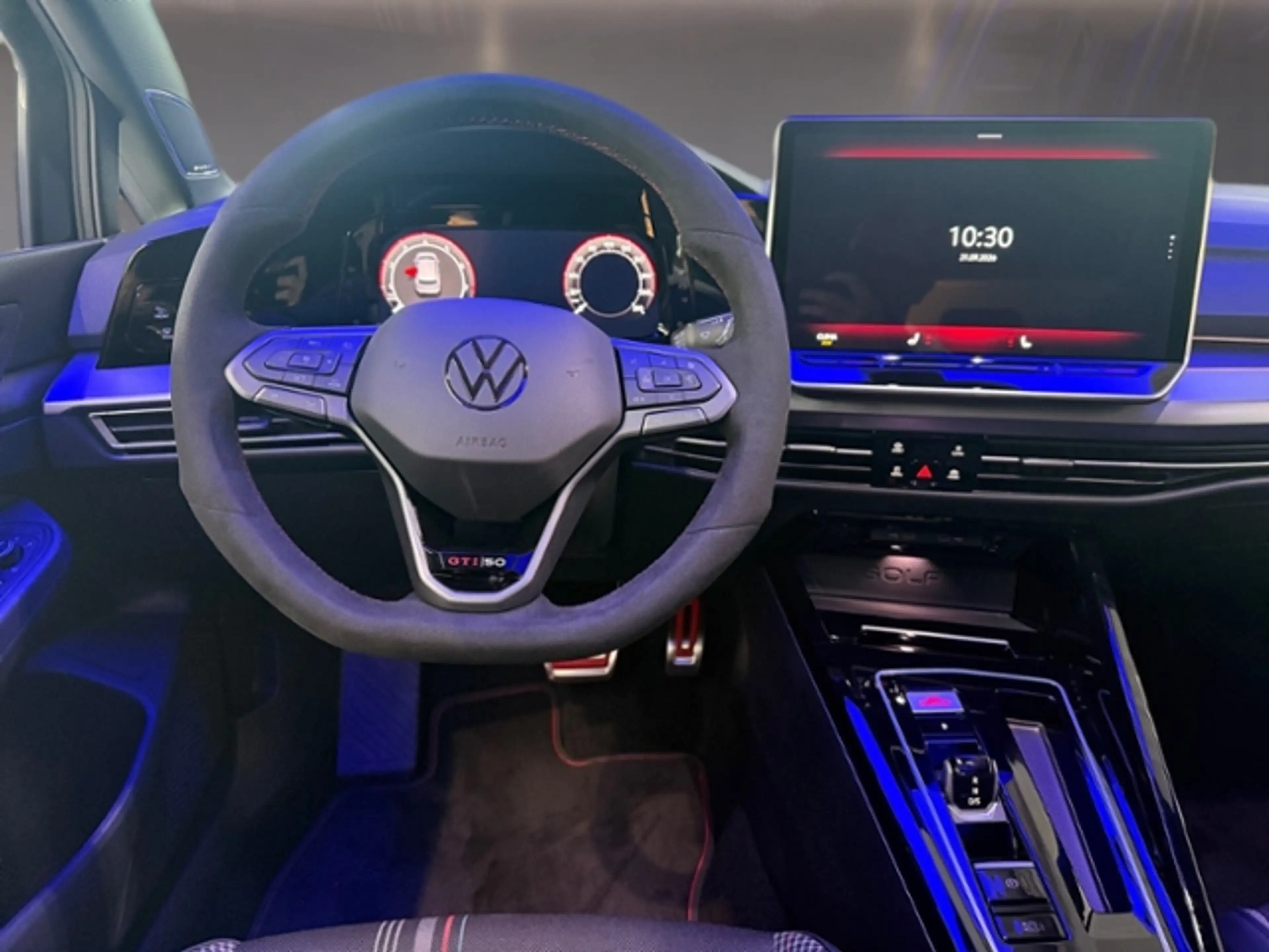 Volkswagen Golf GTI EDITION 50 2,0 l TSI 7-Gang DSG — photo 12