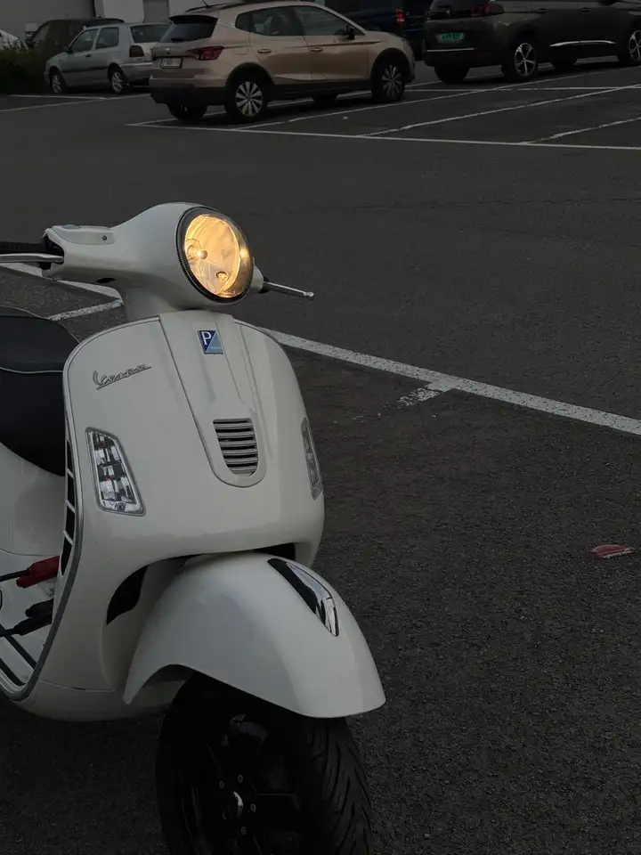 Piaggio GTS 300