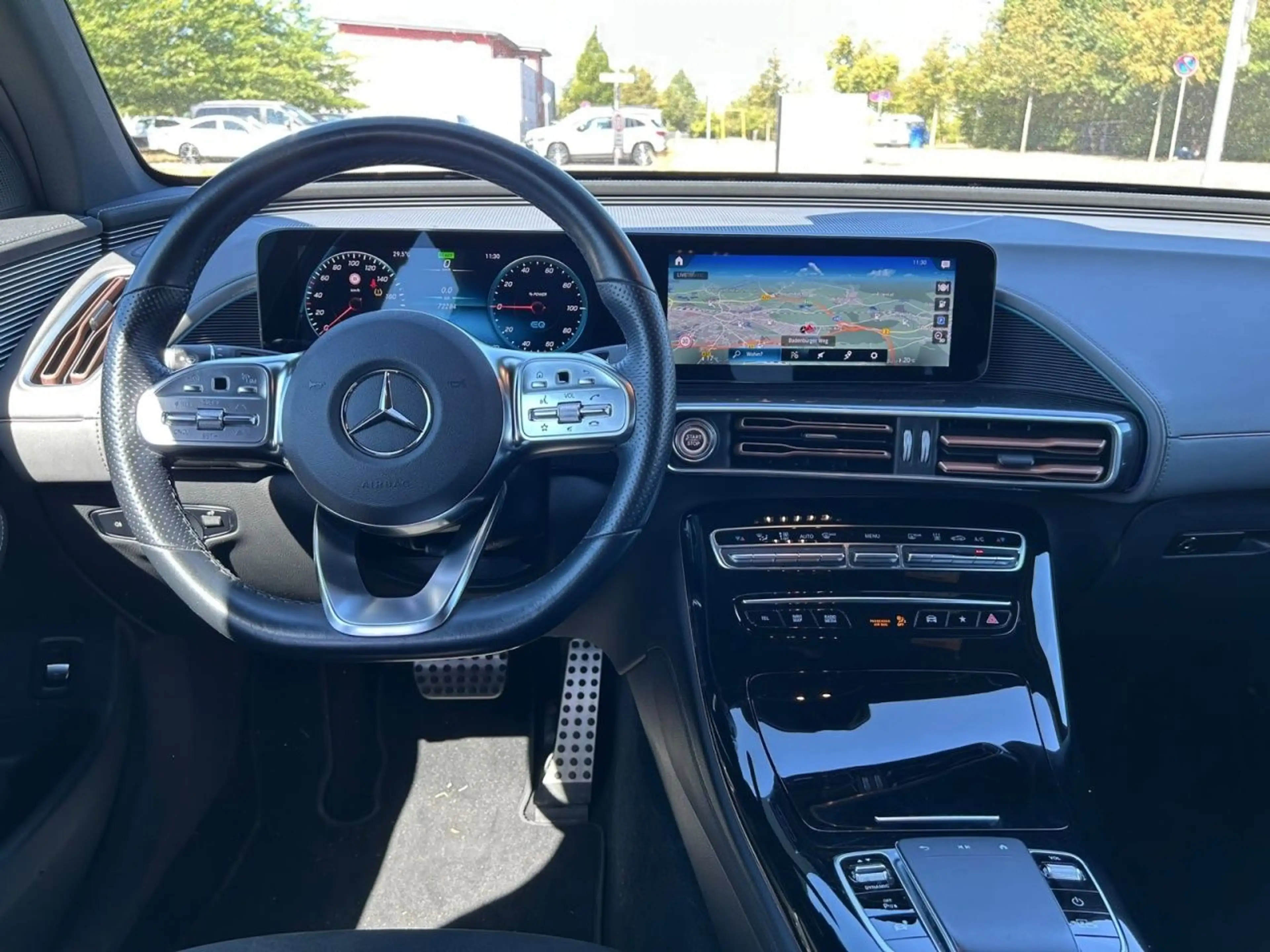 Mercedes-Benz EQC 400 400 4M AMG Line AMG+FAHRASSIST+MULTIBEAM+360 — photo 14