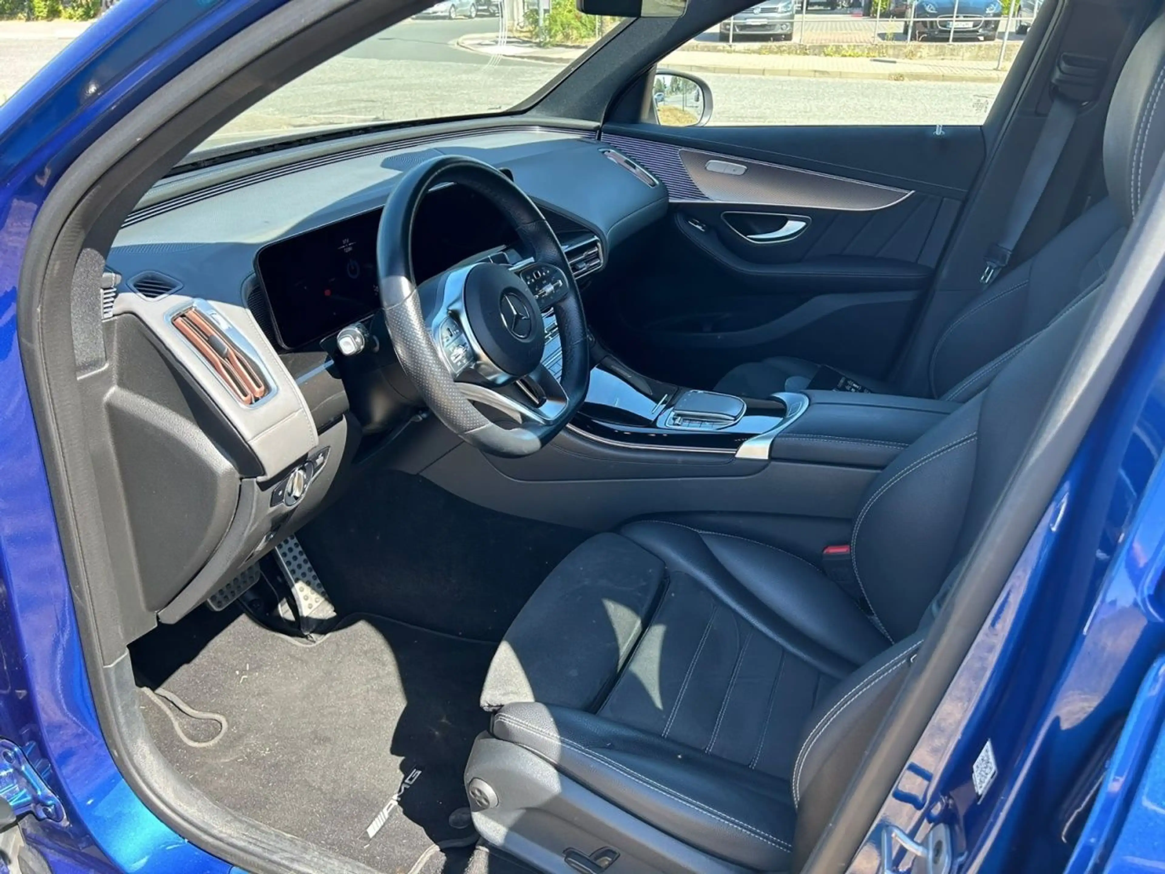Mercedes-Benz EQC 400 400 4M AMG Line AMG+FAHRASSIST+MULTIBEAM+360 — photo 12