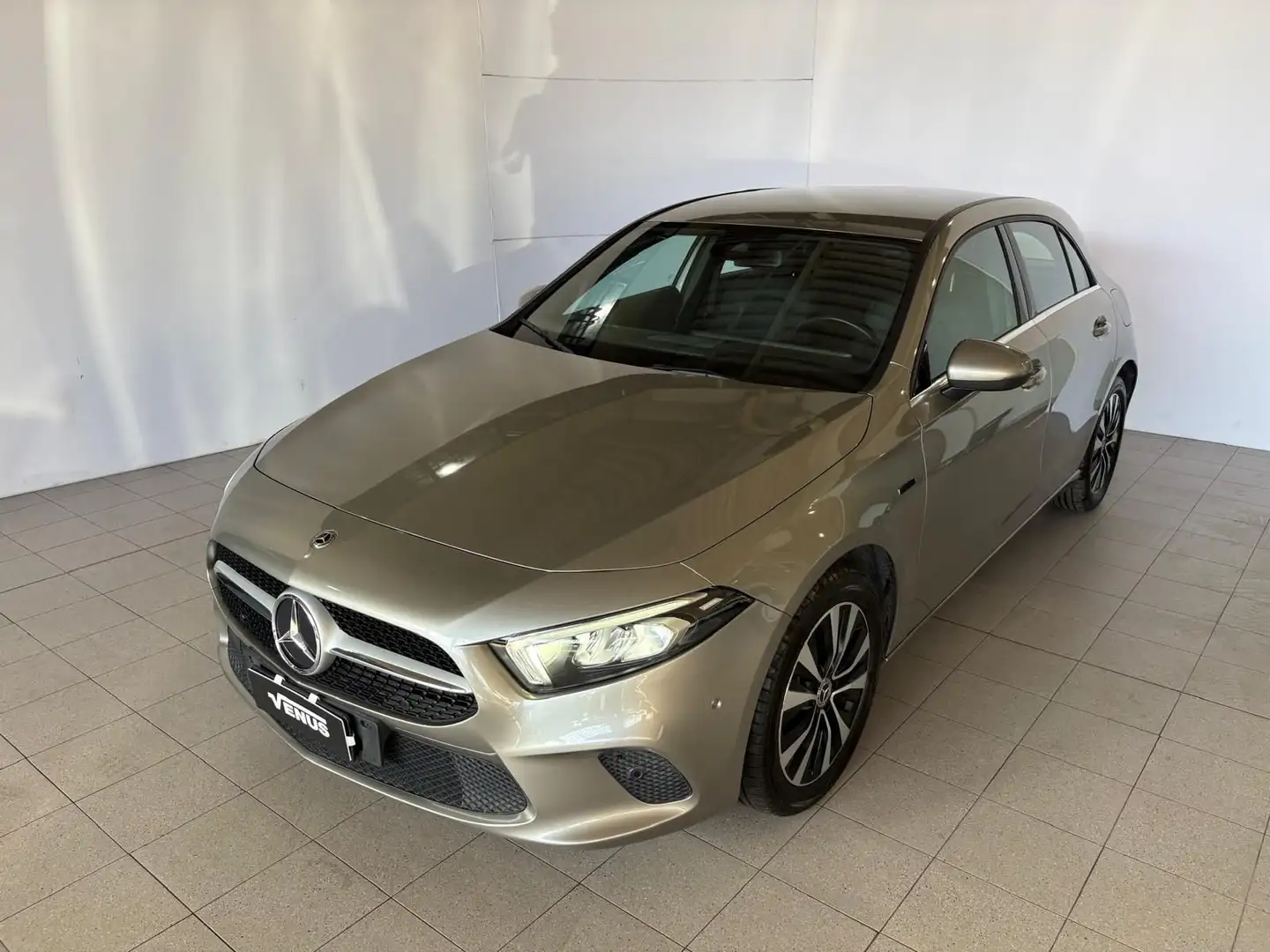 Mercedes-Benz A 250 A 250 e Automatic EQ-Power Business Extra Beige - 2