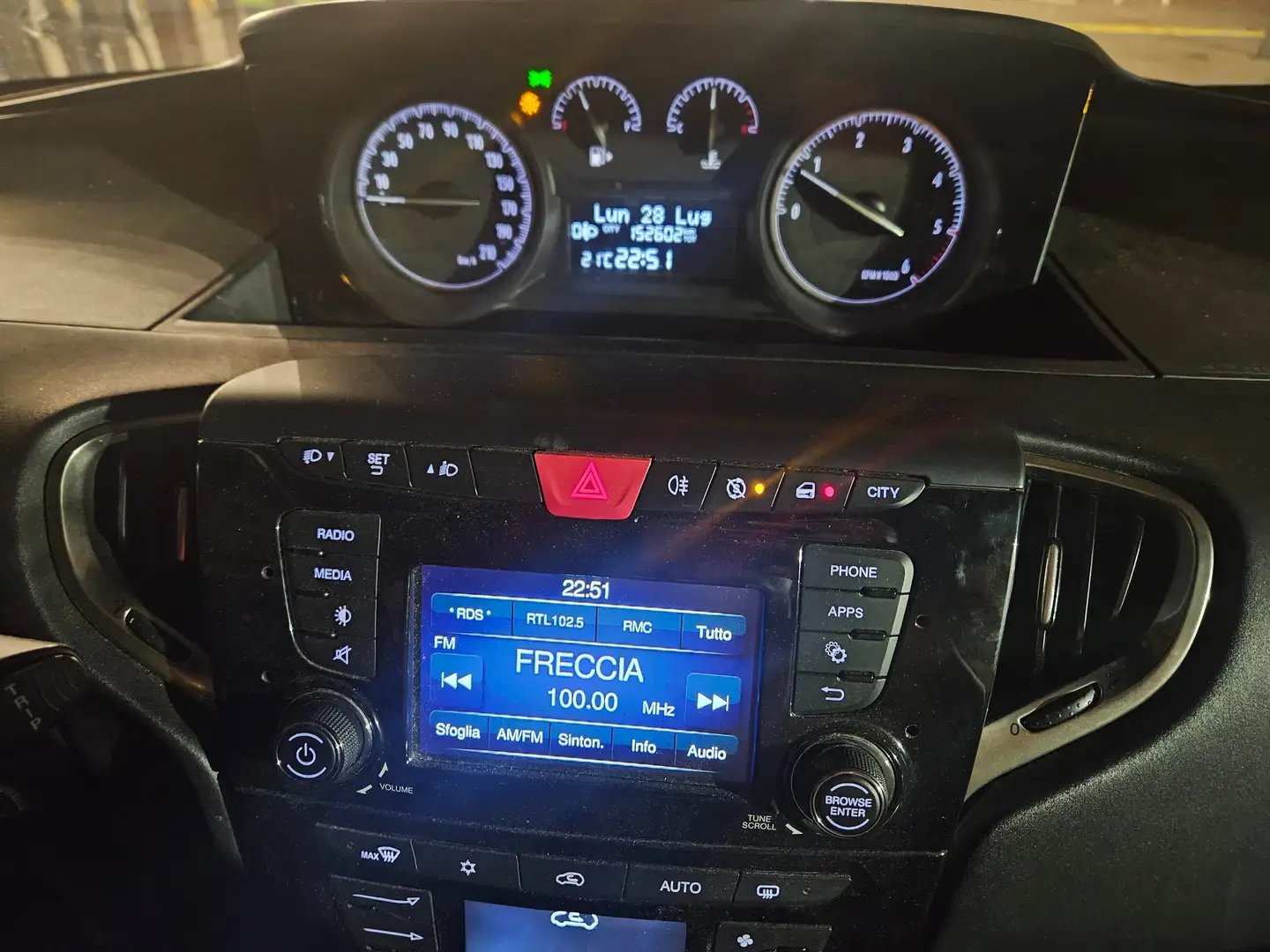 Lancia Ypsilon Ypsilon 1.3 mjt Silver c/clima s White - 1