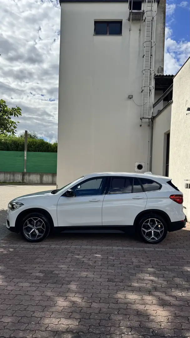 BMW X1 sDrive18d Sport Line - 2