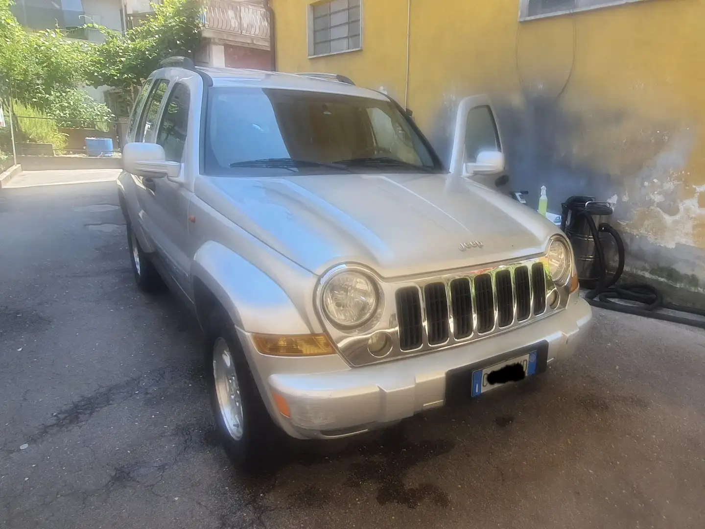 Jeep Cherokee 2.8 CRD Limited Automatica Gri - 2