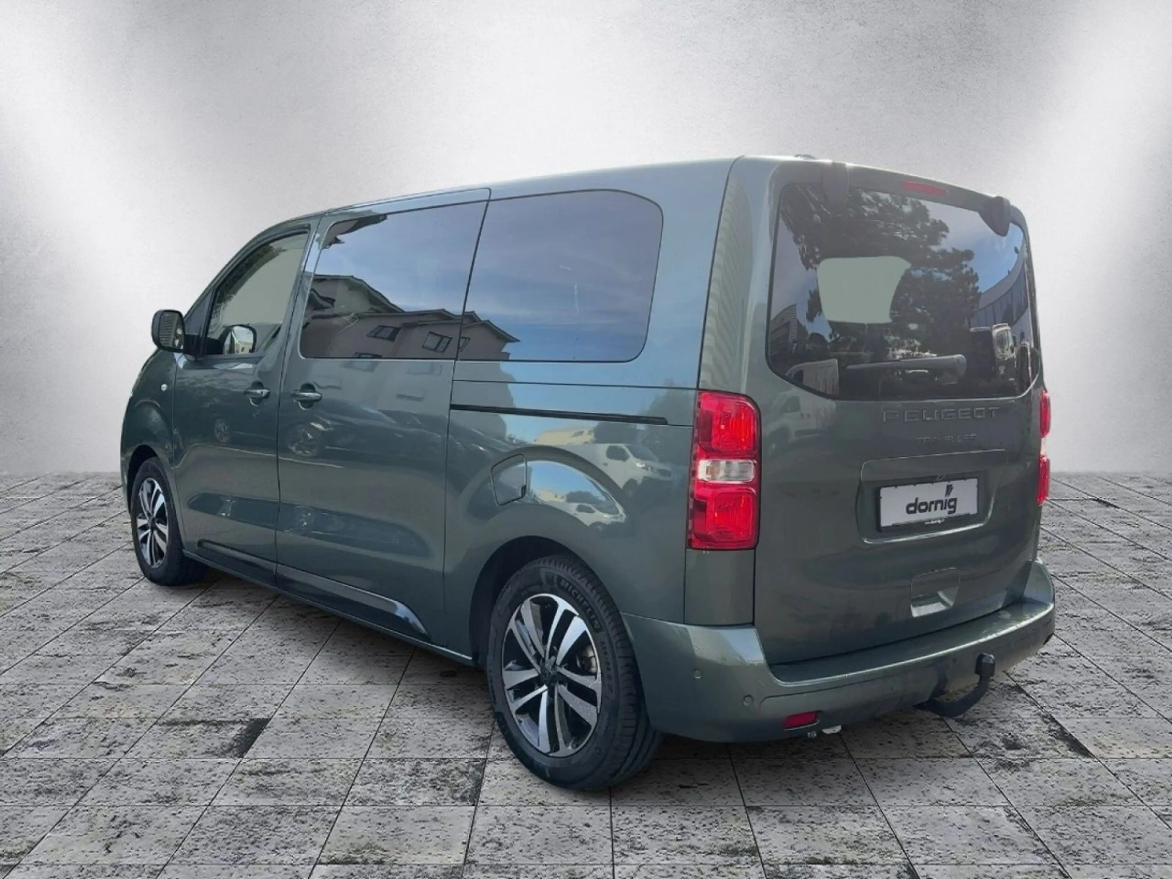 Peugeot Traveller Allure L2 Diesel 180 EAT8 — photo 4